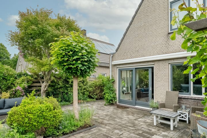 Photo 29 of Johan Huizingastraat 8