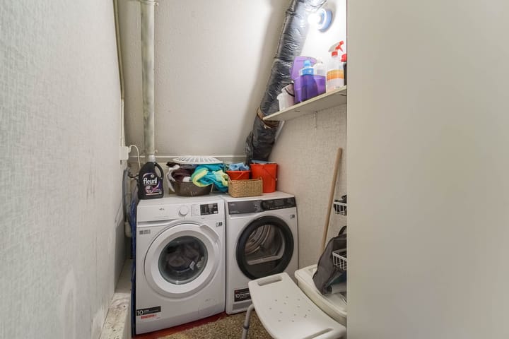 Photo 40 of Johan Huizingastraat 8