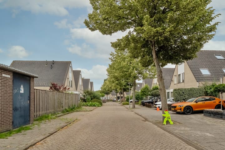 Photo 53 of Johan Huizingastraat 8