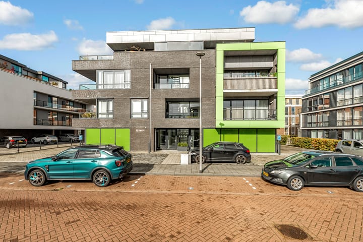 Photo 1 of IJslandstraat 66