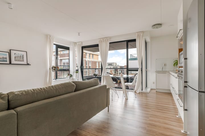 Photo 6 of IJslandstraat 66