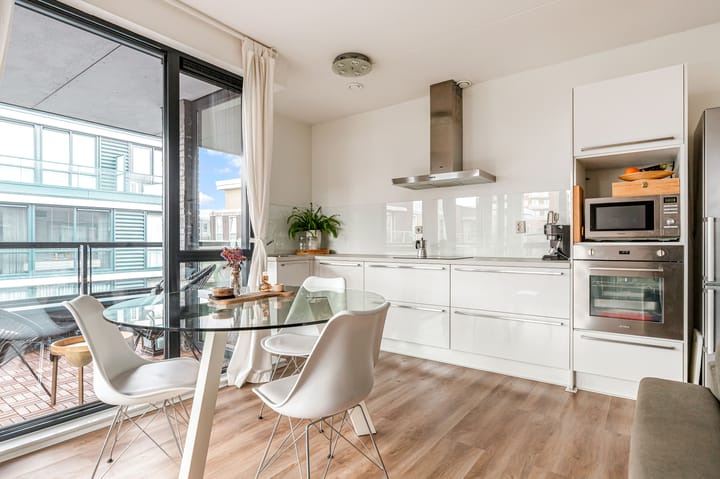 Photo 8 of IJslandstraat 66