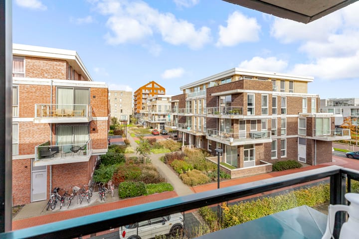 Photo 15 of IJslandstraat 66