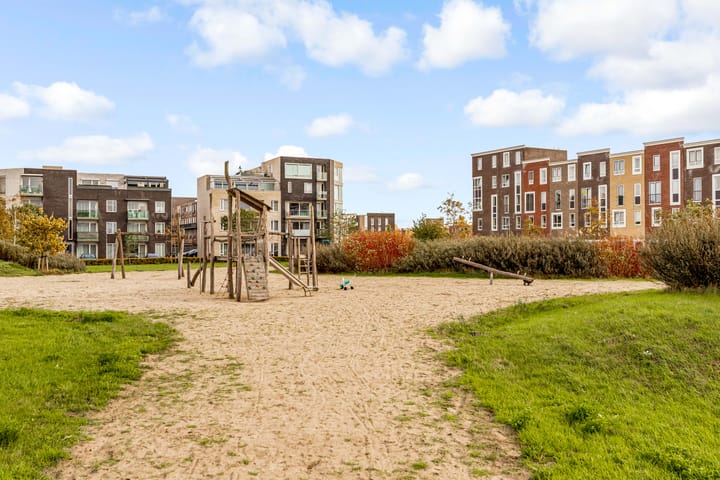 Photo 26 of IJslandstraat 66