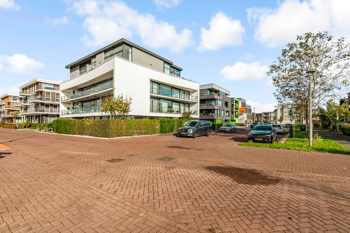 Photo 30 of IJslandstraat 66