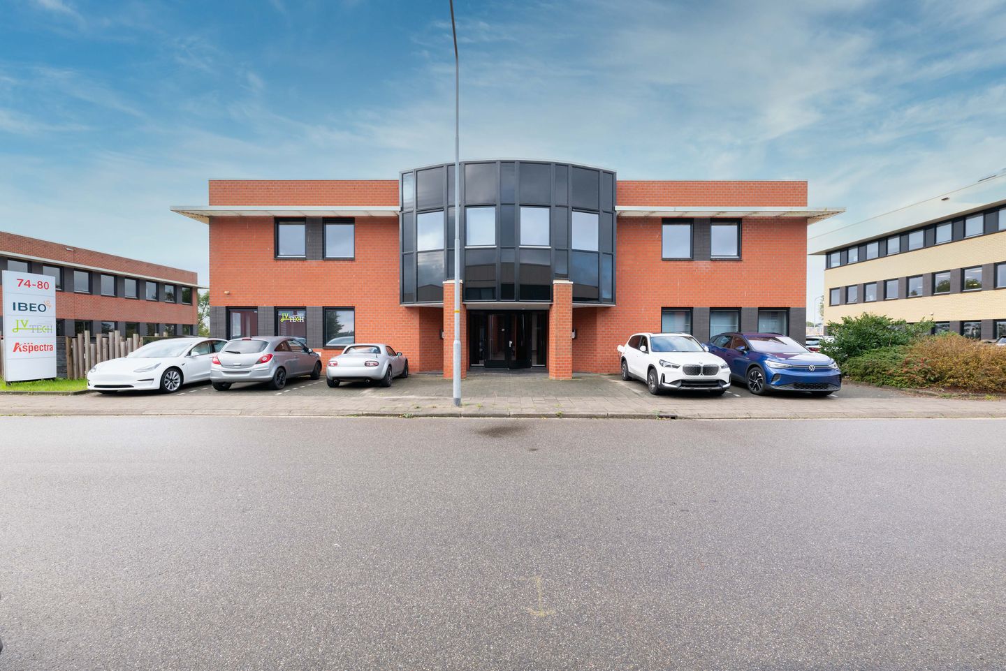 View photo 1 of Spoorhaven 76