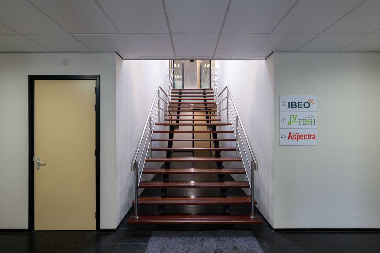 View photo 3 of Spoorhaven 76