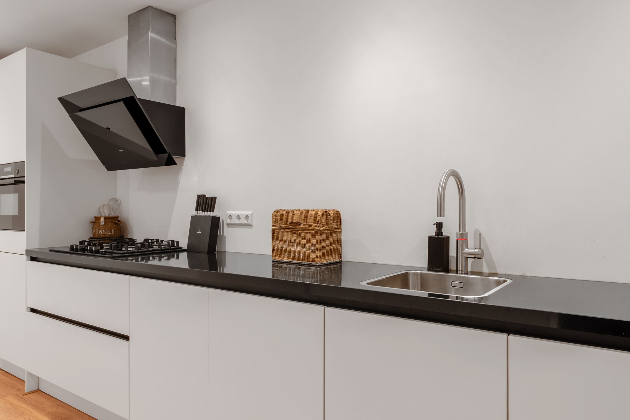 Photo 18 of Landstraat 9