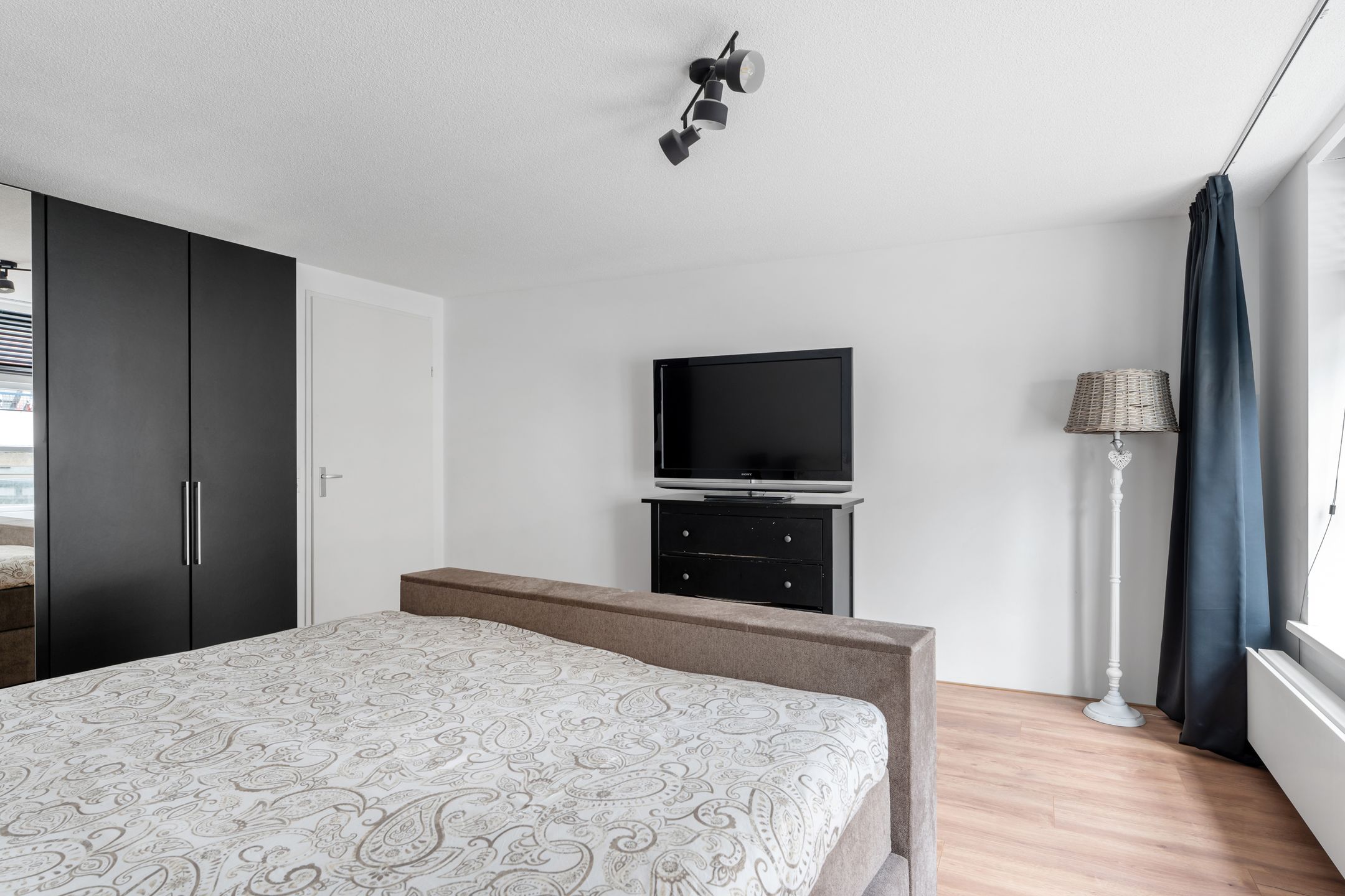 Photo 24 of Landstraat 9