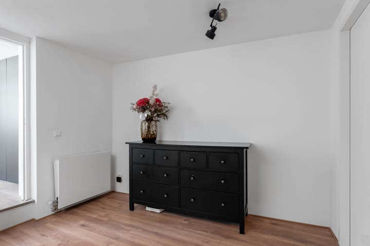 Photo 26 of Landstraat 9