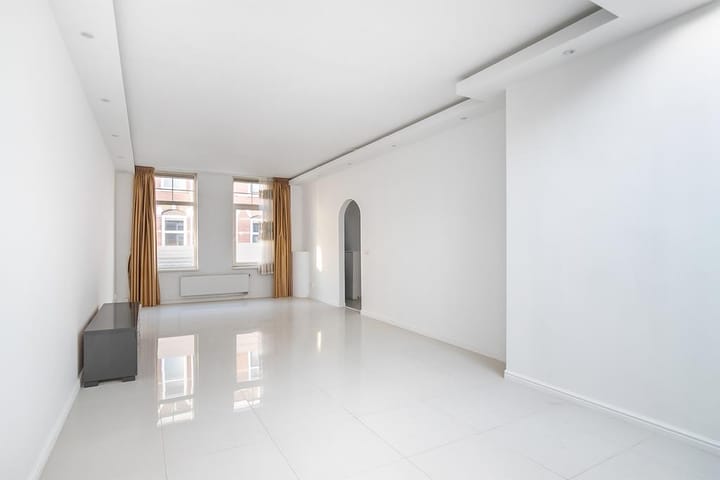 Photo 2 of Prins Hendrikstraat 69