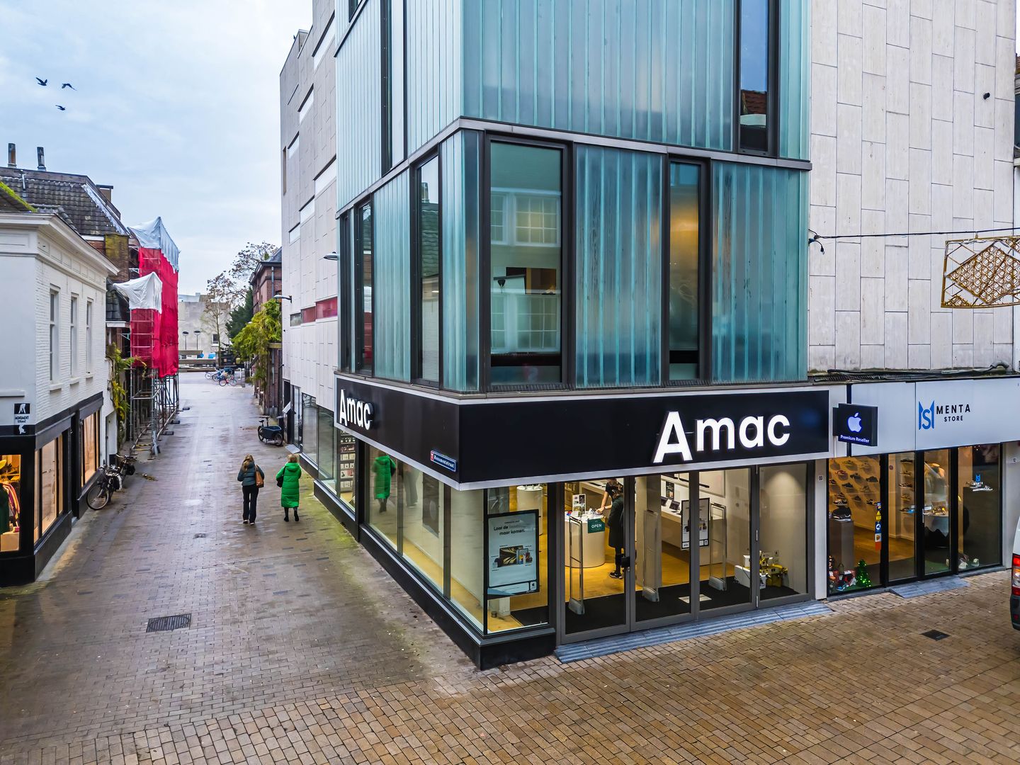 View photo 2 of Monumentstraat 1