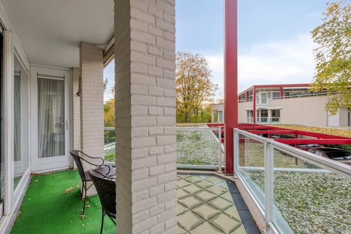 Photo 4 of Peter Benensonstraat 7