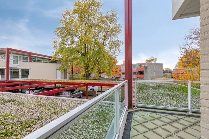 Photo 15 of Peter Benensonstraat 7