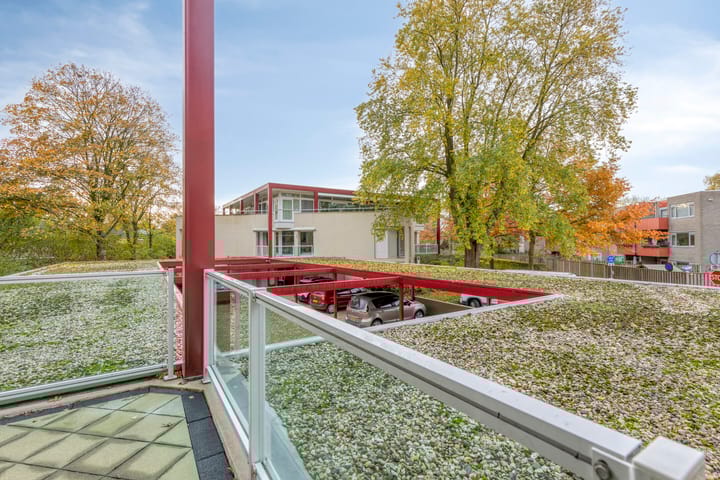 Photo 16 of Peter Benensonstraat 7