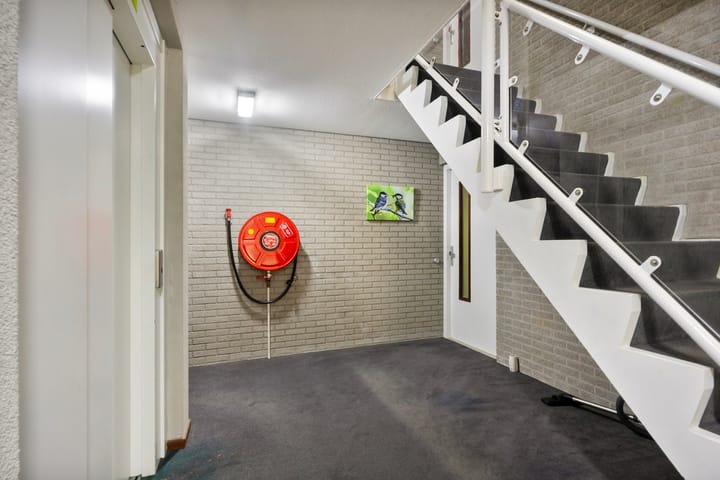 Photo 19 of Peter Benensonstraat 7