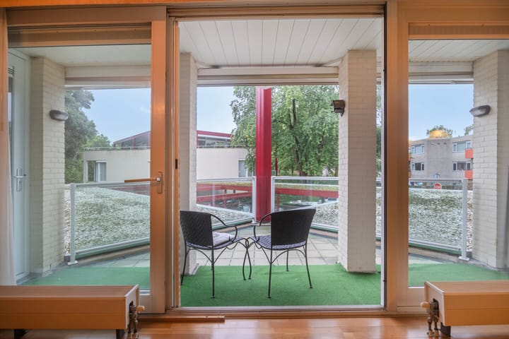 Photo 27 of Peter Benensonstraat 7