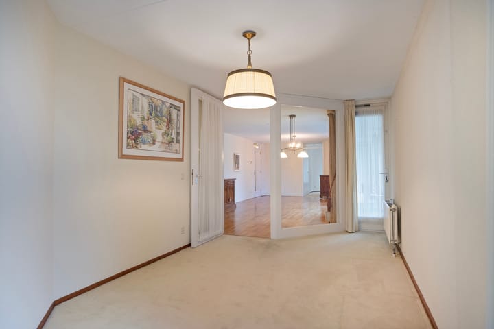 Photo 34 of Peter Benensonstraat 7