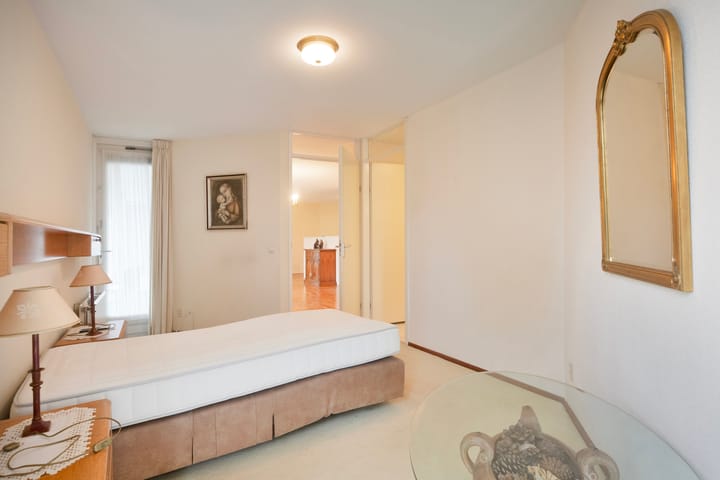 Photo 36 of Peter Benensonstraat 7