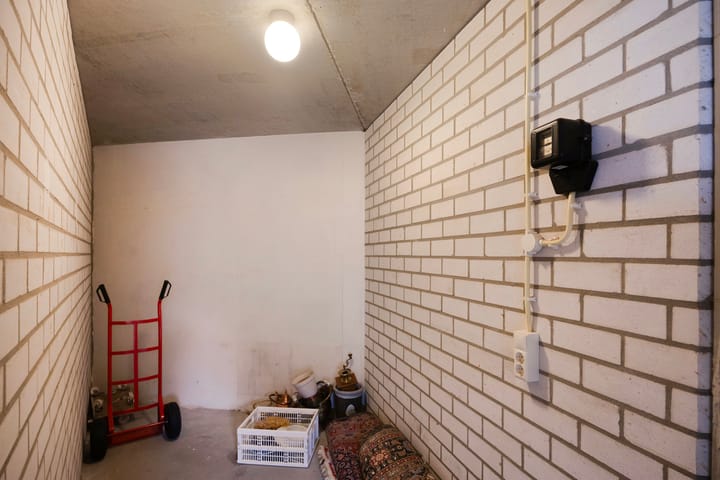 Photo 41 of Peter Benensonstraat 7