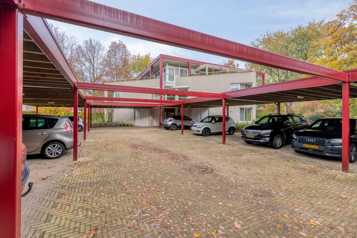 Photo 46 of Peter Benensonstraat 7