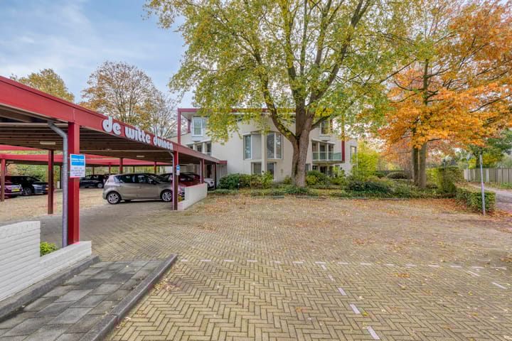 Photo 50 of Peter Benensonstraat 7