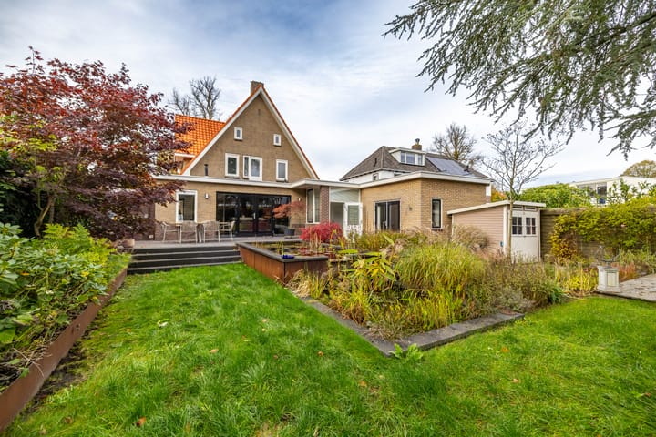 Photo 4 of Burgemeester Bartelsstr 9