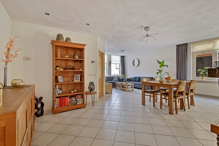 Photo 10 of Tramstraat 93