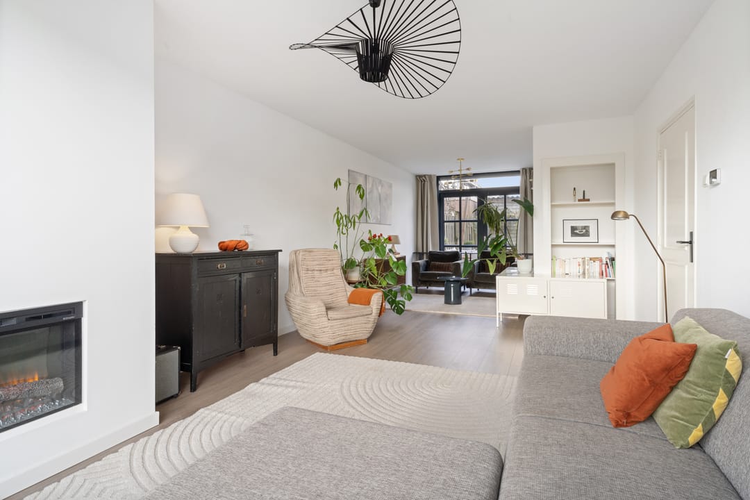 Photo 2 of Vondellaan 25