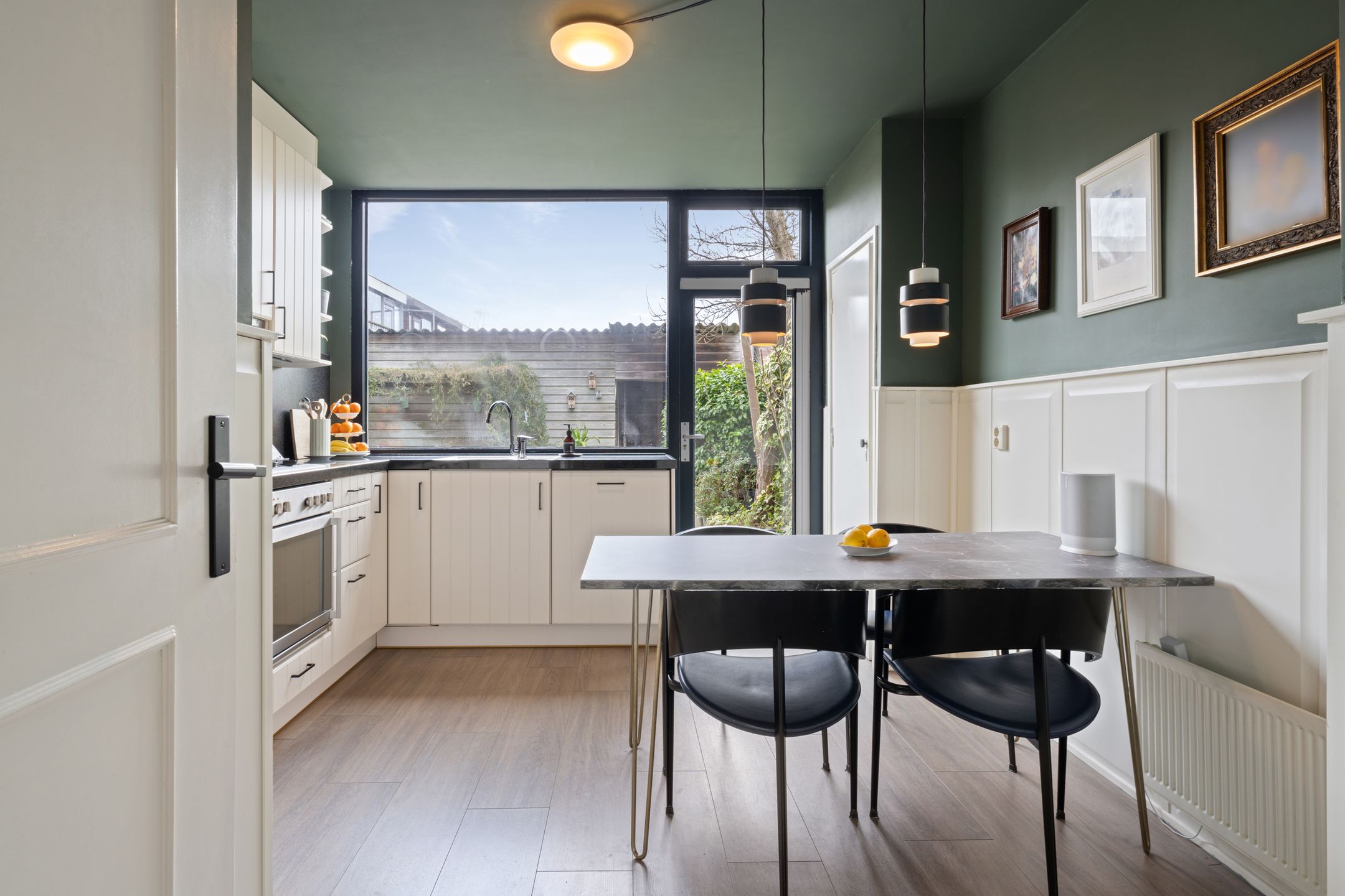 Photo 12 of Vondellaan 25