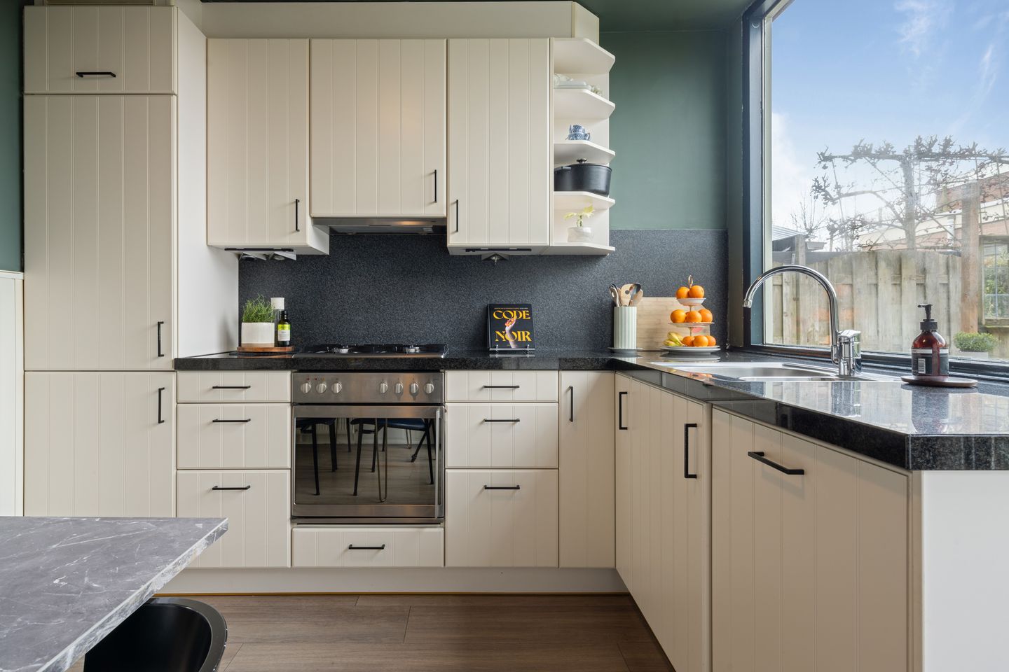 Photo 14 of Vondellaan 25