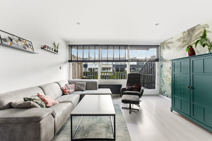 Photo 2 of Paulus Potterstraat 13