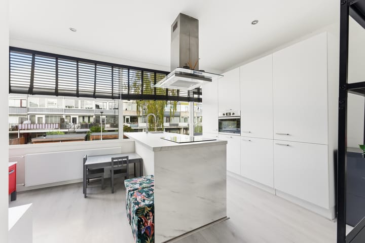 Photo 21 of Paulus Potterstraat 13