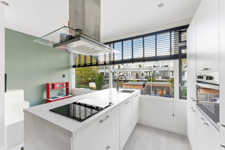 Photo 23 of Paulus Potterstraat 13