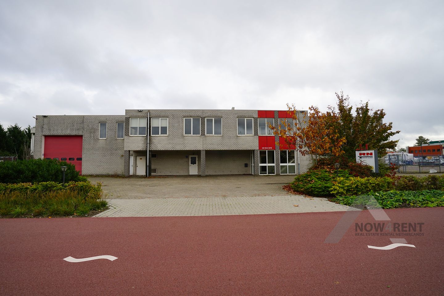 View photo 2 of De Run 4218