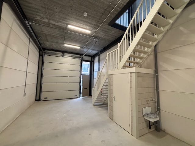 View photo 2 of Archimedesbaan 6-2