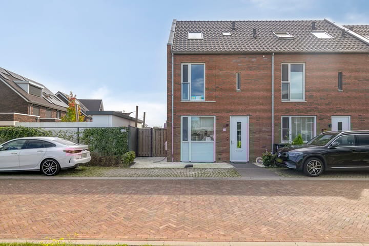 Photo 27 of Ebben 19