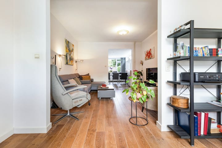 Foto 12 van Valkenierslaan 153