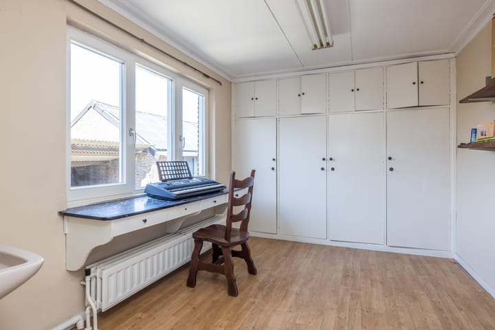 Photo 18 of Titus Brandsmastraat 5