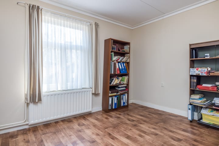 Photo 22 of Titus Brandsmastraat 5