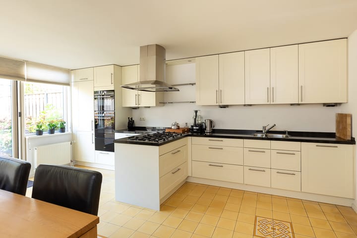 Photo 6 of Van Hogendorplaan 1-H