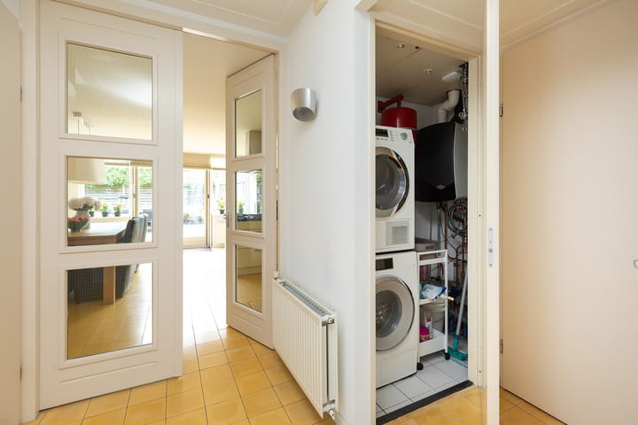 Photo 10 of Van Hogendorplaan 1-H