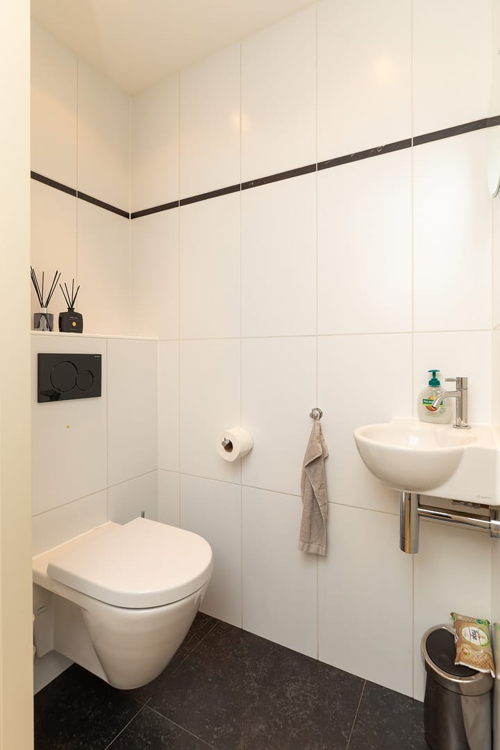 Photo 11 of Van Hogendorplaan 1-H