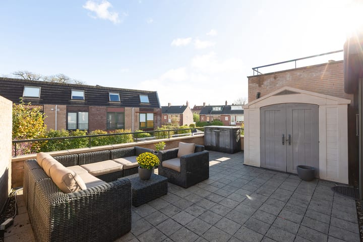 Photo 26 of Van Hogendorplaan 1-H