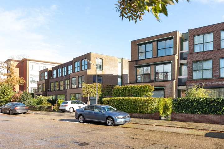 Photo 29 of Van Hogendorplaan 1-H