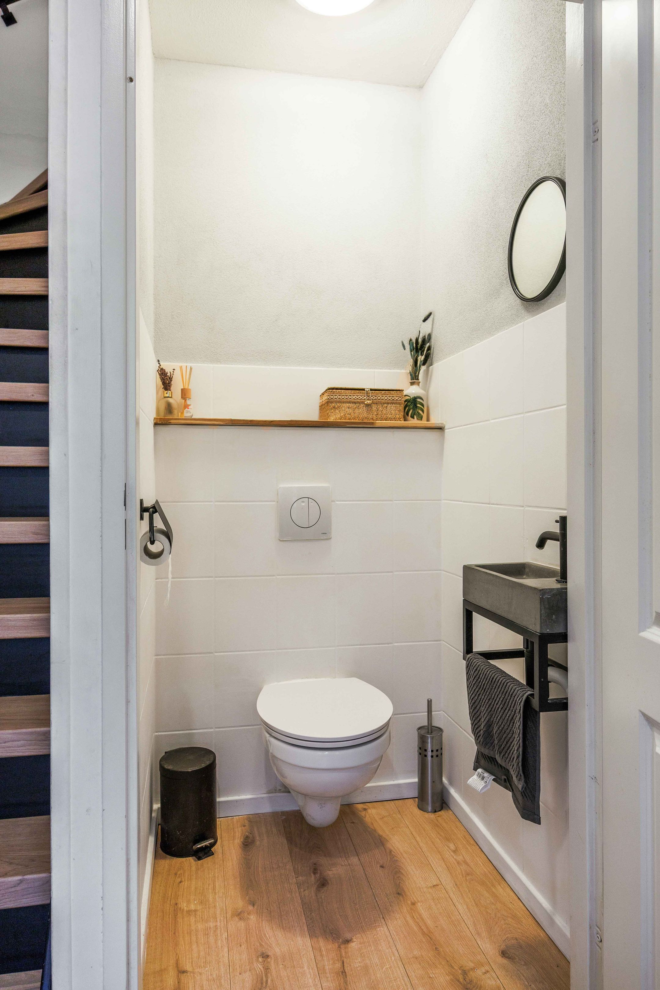 Photo 12 of Van Ewsumstraat 8