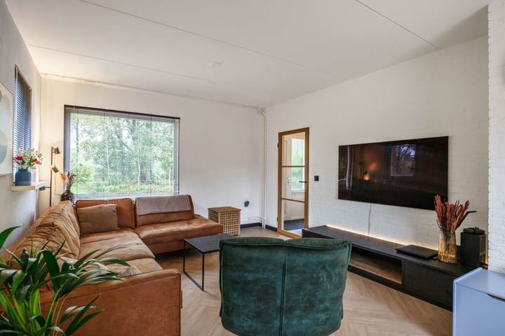 Photo 26 of Van Ewsumstraat 8