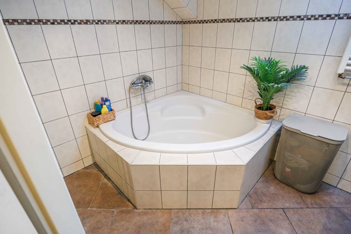 Photo 38 of Van Ewsumstraat 8