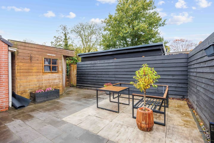 Photo 43 of Van Ewsumstraat 8