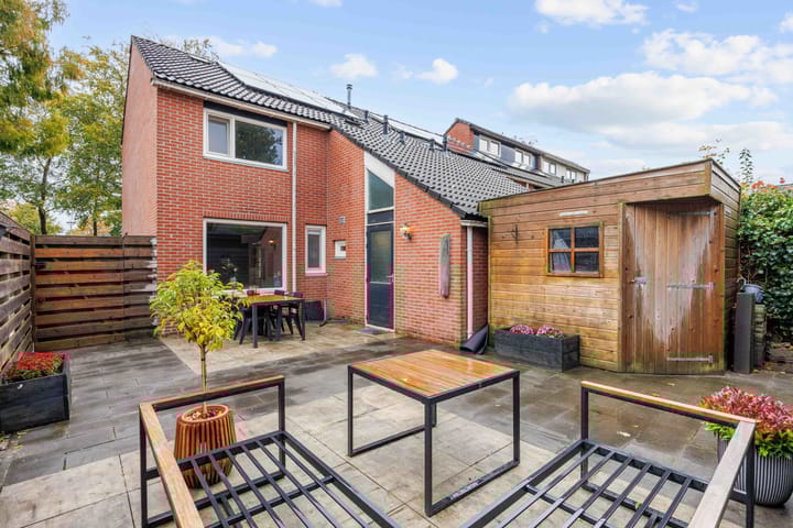 Photo 44 of Van Ewsumstraat 8